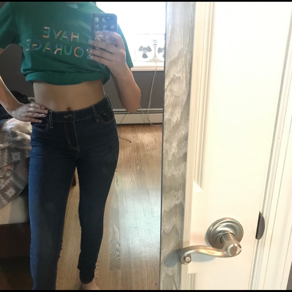 Hollister jeans size 3